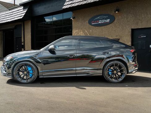 Used 2021 Lamborghini Urus AWD/4WD image 2