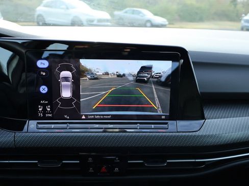 Certified 2024 Volkswagen Golf R image 27