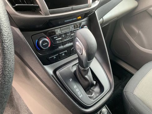 Used 2019 Ford Transit Connect XL image 24