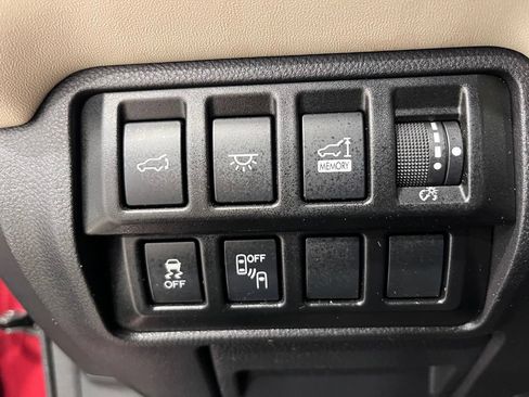 Used 2022 Subaru Ascent Touring AWD/4WD image 21