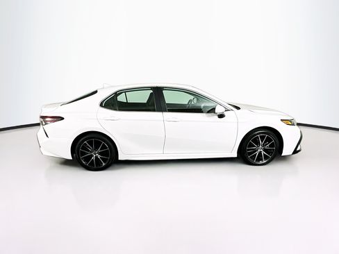 Used 2024 Toyota Camry SE FWD image 10