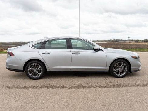 Used 2023 Honda Accord EX image 8