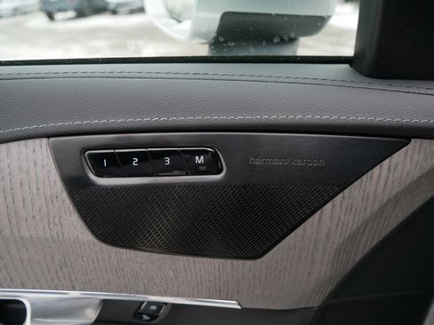 Certified 2023 Volvo XC90 T8 Ultimate w/ Protection Package Premier image 16