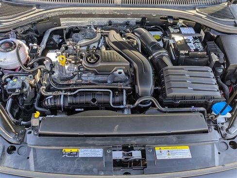 Used 2025 Volkswagen Jetta SE image 30