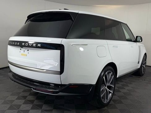 New 2025 Land Rover Range Rover SE image 6