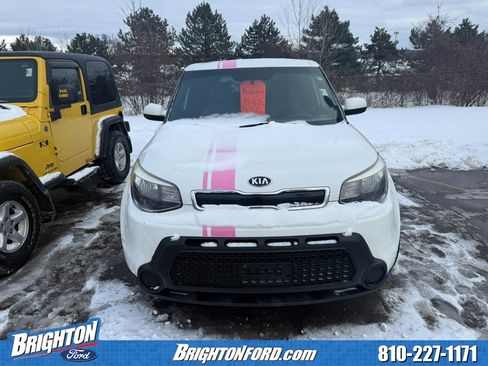 Used 2015 Kia Soul + image 2