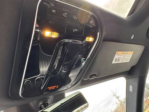 Used 2024 Mercedes-Benz GLC 300 4MATIC image 27