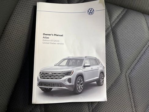 Used 2024 Volkswagen Atlas SE image 31