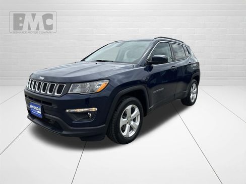 Used 2021 Jeep Compass Latitude w/ Sun and Sound Group AWD/4WD image 1