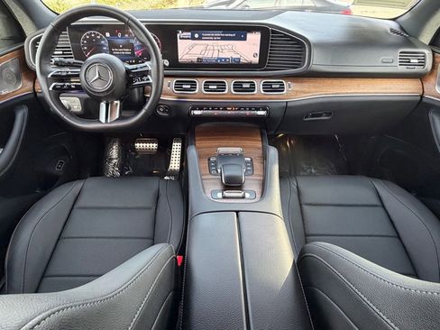 Used 2025 Mercedes-Benz GLS 450 4MATIC image 31