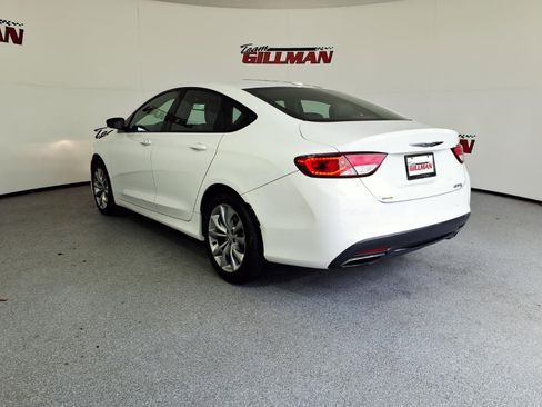 Used 2015 Chrysler 200 S FWD image 4