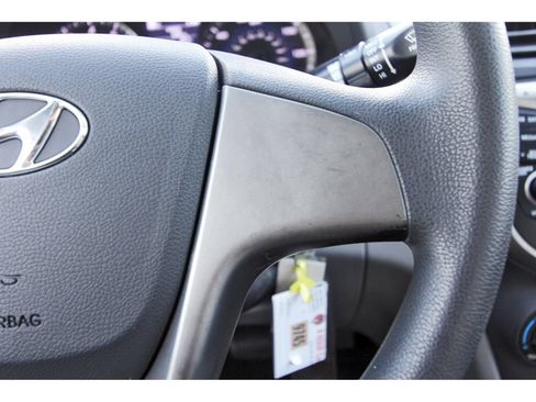 Used 2016 Hyundai Accent SE FWD image 18
