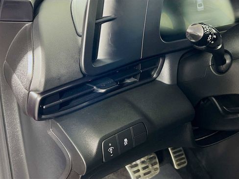 Used 2025 Hyundai Elantra Sport image 13