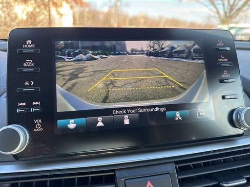 Used 2019 Honda Accord Touring image 13