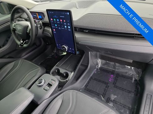 Used 2024 Ford Mustang Mach-E Premium image 31