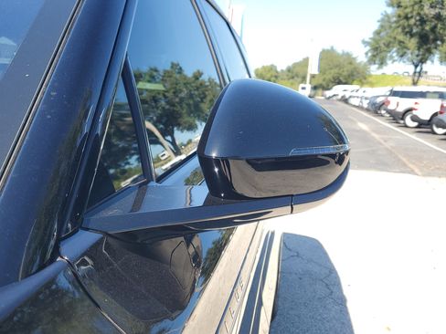 Used 2024 Lincoln Nautilus Reserve image 4