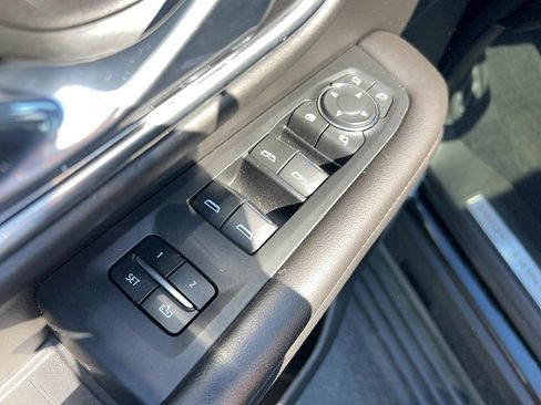 Used 2021 Chevrolet Suburban High Country w/ Premium Package image 14