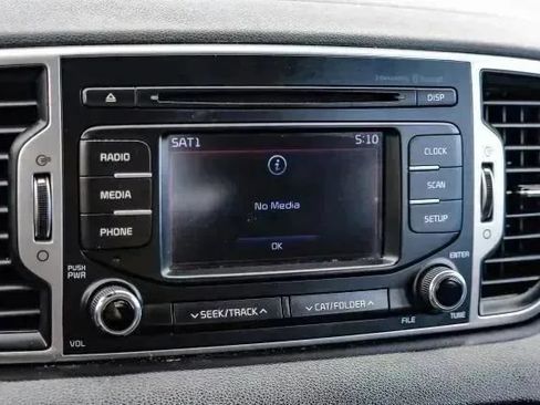 Used 2019 Kia Sportage LX FWD image 32