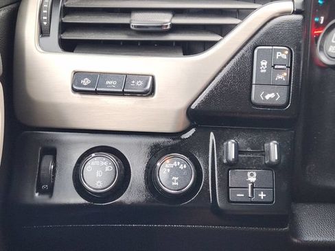 Used 2019 GMC Yukon Denali w/ Open Road Package AWD/4WD image 22