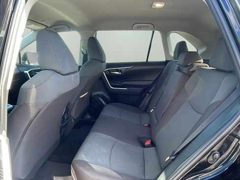 Used 2025 Toyota RAV4 XLE image 18