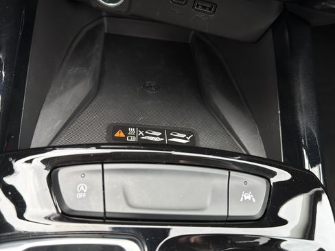 Used 2024 Chevrolet Trax ACTIV w/ Sunroof Package FWD image 20