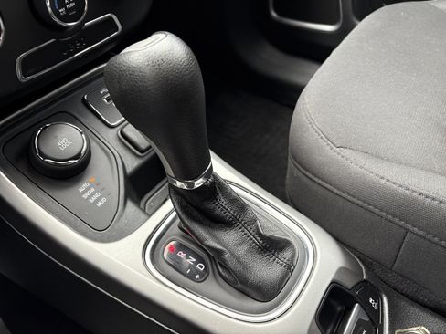 Used 2018 Jeep Compass Sport image 24