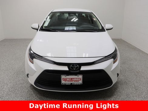 Used 2023 Toyota Corolla LE image 3