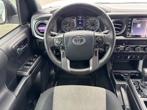 Used 2020 Toyota Tacoma TRD Off-Road image 8