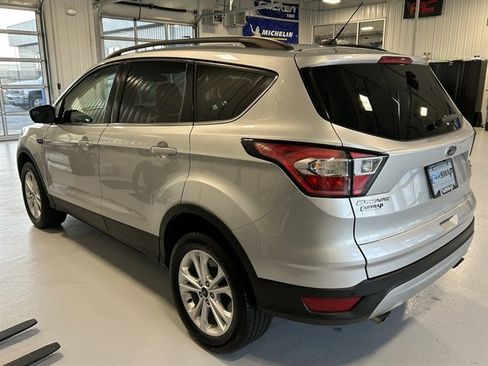 Used 2018 Ford Escape SE image 5