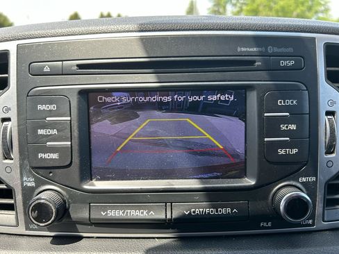 Used 2018 Kia Sportage LX AWD/4WD image 13