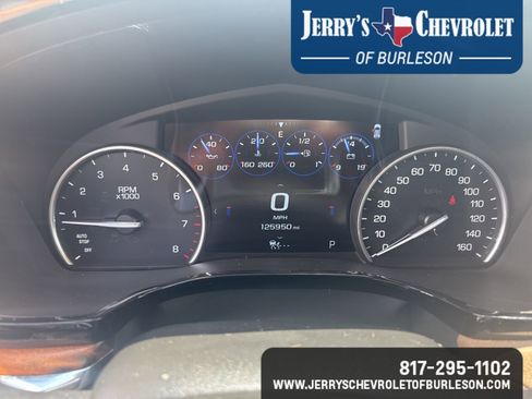 Used 2017 Cadillac XT5 Platinum w/ Driver Assist Package AWD/4WD image 8