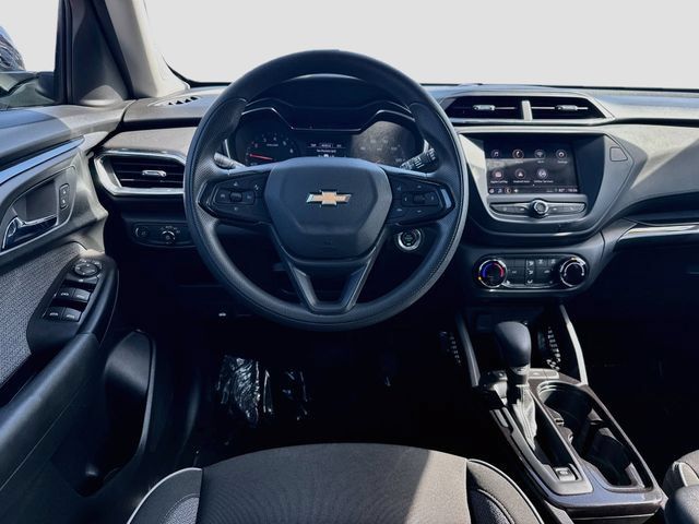 Used 2023 Chevrolet TrailBlazer LT FWD image 26