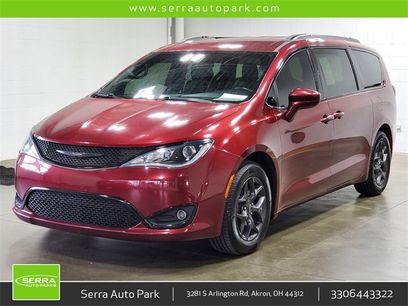 Used 2018 Chrysler Pacifica Touring-L w/ Premium Audio Group
