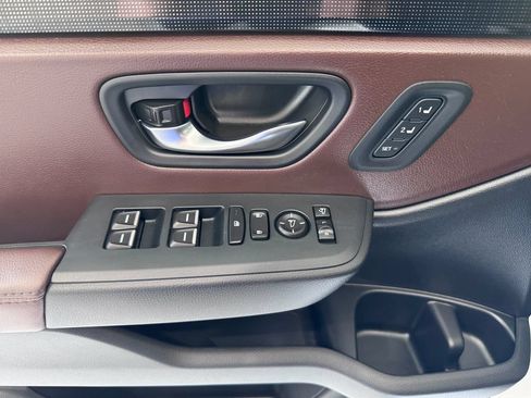 Used 2025 Honda Pilot Elite image 28