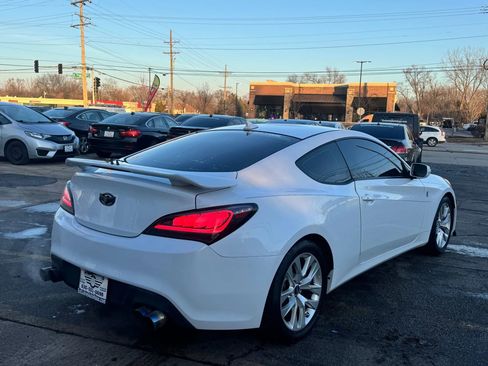 Used 2016 Hyundai Genesis 3.8 image 8