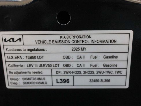 Used 2025 Kia Telluride S FWD image 27