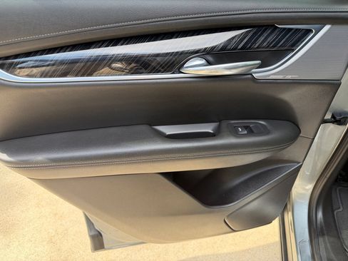 Used 2023 Cadillac XT6 Premium Luxury AWD/4WD image 12