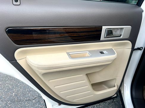 Used 2008 Lincoln MKX AWD image 10