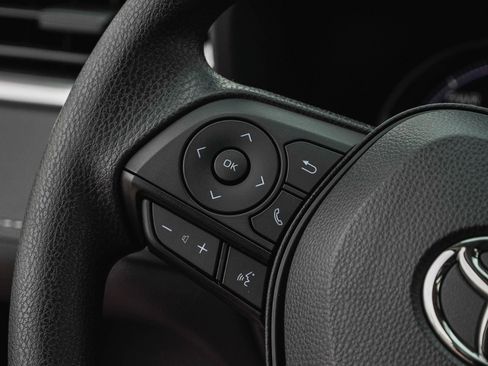 New 2025 Toyota RAV4 XLE image 31