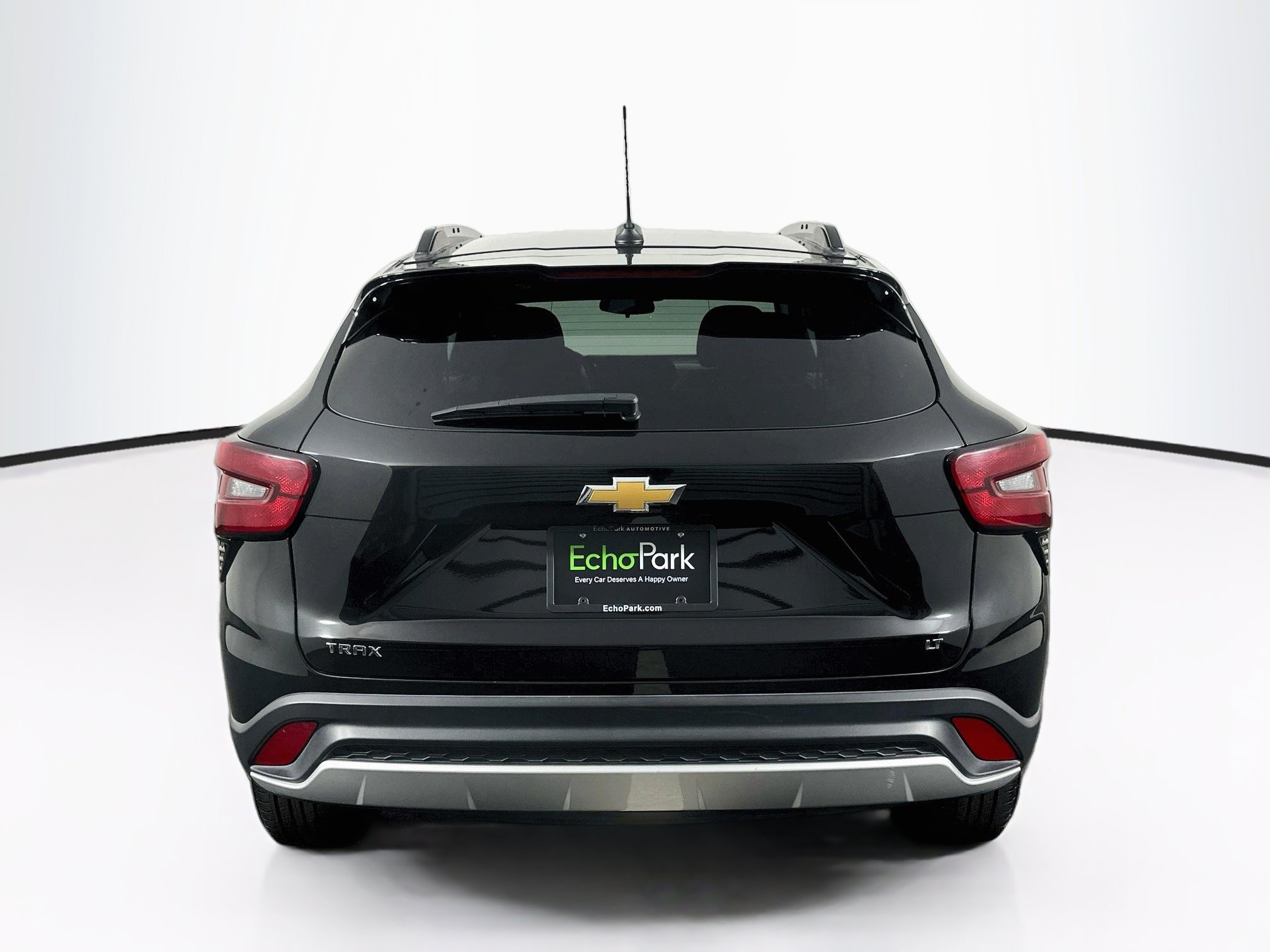 Used 2025 Chevrolet Trax LT FWD image 7
