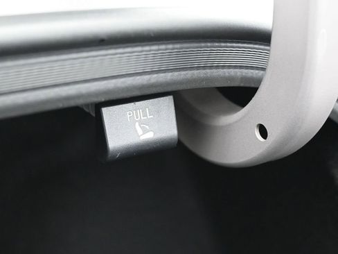 Used 2023 Hyundai Elantra SEL w/ Convenience Package image 38