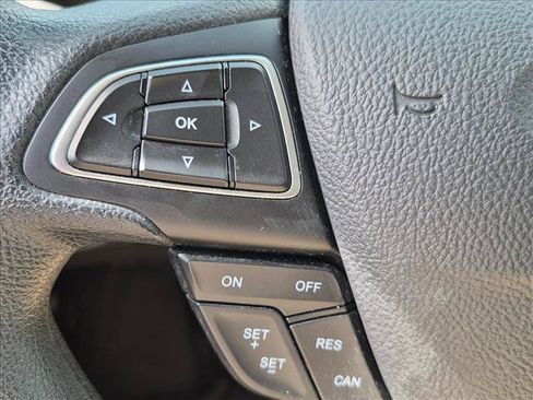 Used 2018 Ford Focus SE FWD image 13