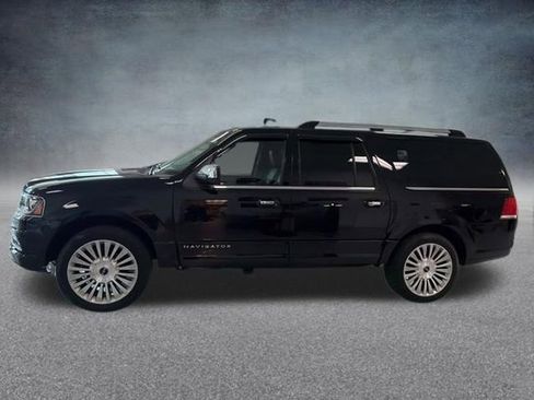 Used 2017 Lincoln Navigator L Reserve AWD/4WD image 10