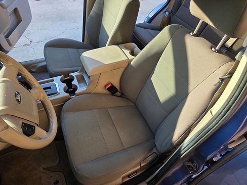 Used 2010 Ford Escape XLT image 17