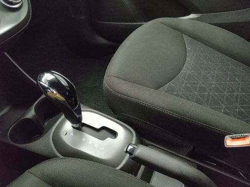 Used 2019 Chevrolet Spark LT image 26