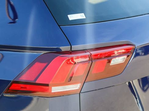 Used 2022 Volkswagen Tiguan SE image 8