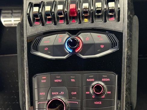 Used 2018 Lamborghini Huracan Performante image 16