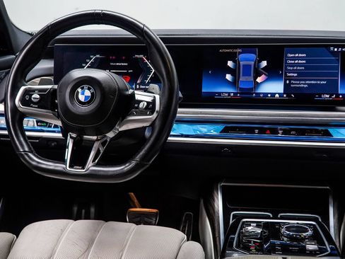 Used 2023 BMW 760i xDrive w/ Executive Package AWD/4WD image 20