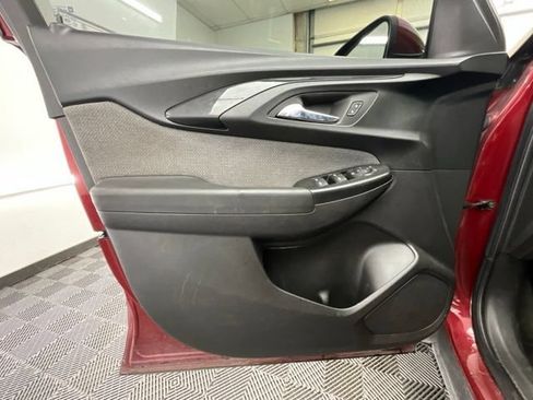 Used 2022 Chevrolet TrailBlazer LT AWD/4WD image 12
