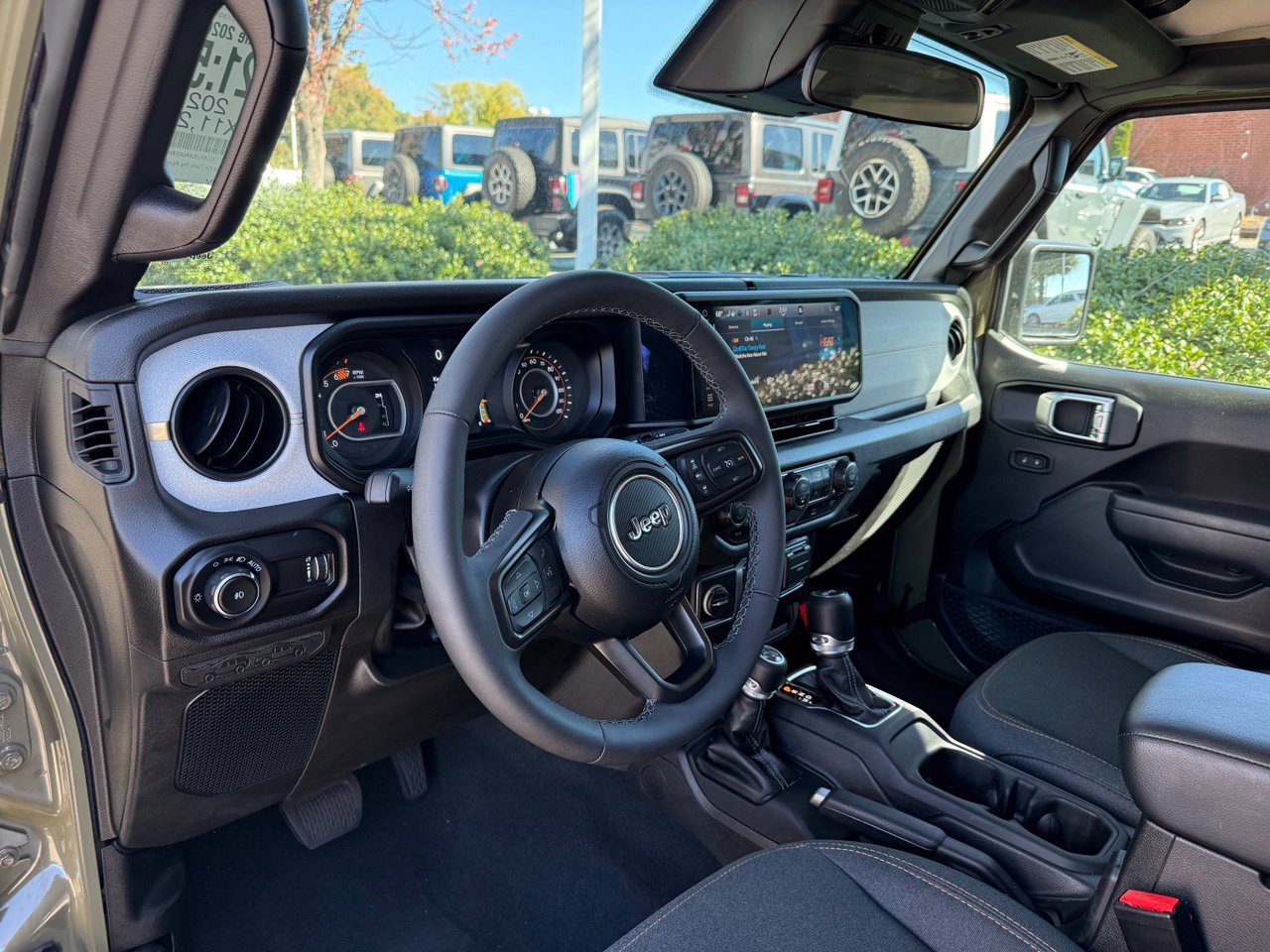 Used 2025 Jeep Wrangler Sport AWD/4WD image 15
